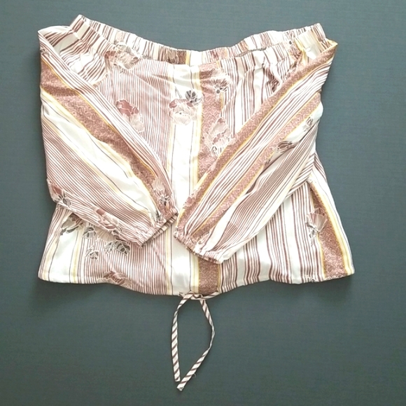 🆕️ O'Neill Off Shoulder Blouse Small - Picture 1 of 3